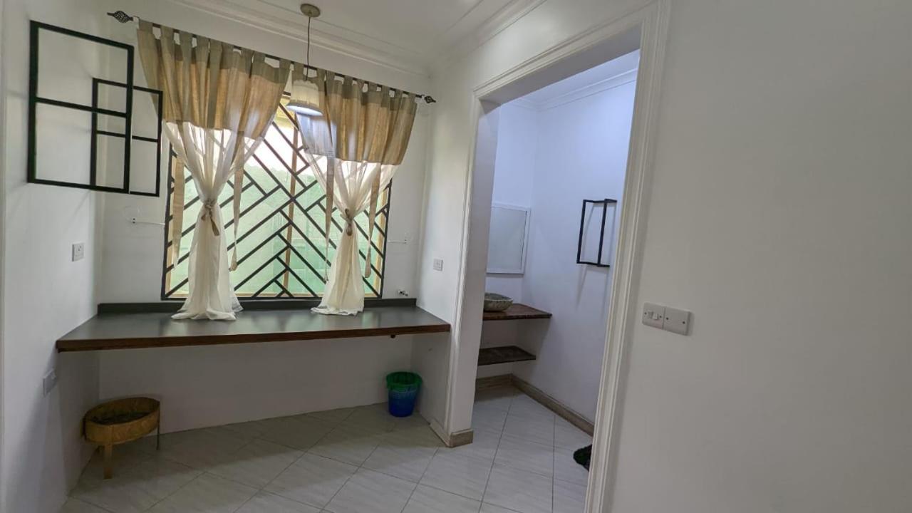 Babajay Family Home ダル・エス・サラーム エクステリア 写真