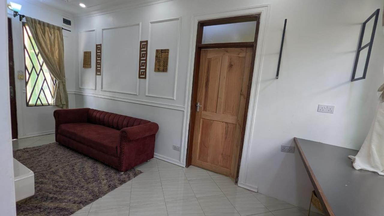 Babajay Family Home ダル・エス・サラーム エクステリア 写真